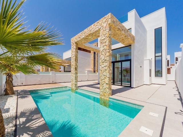 Chalet en venta. TORREVIEJA