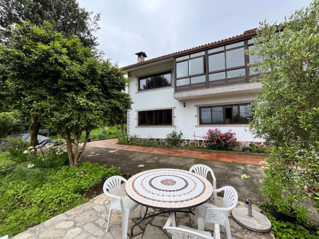 Chalet en venta. VILA DE CRUCES