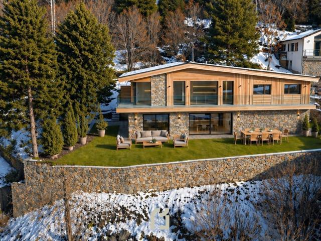 Chalet, Encamp