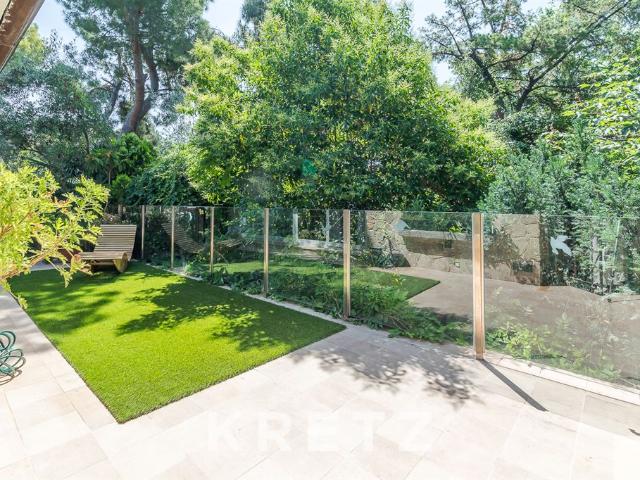 Chalet ecológico en Las Rozas con jardín de diseño