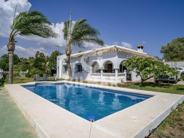 Chalet, El Velerín, Estepona