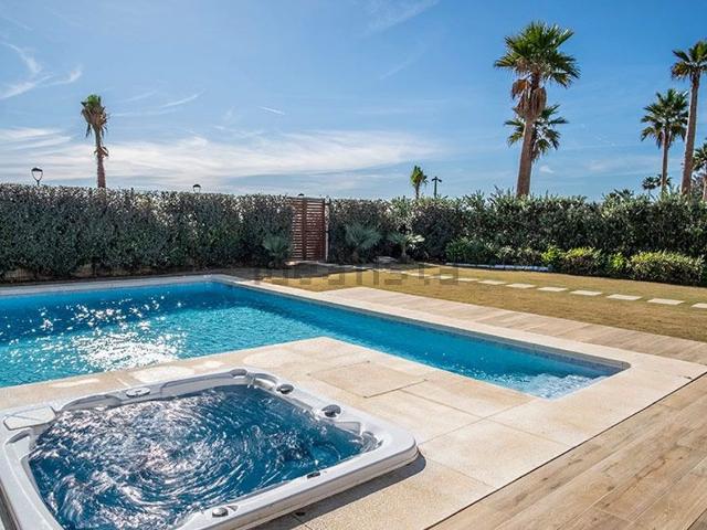 Chalet, El Velerín, Estepona