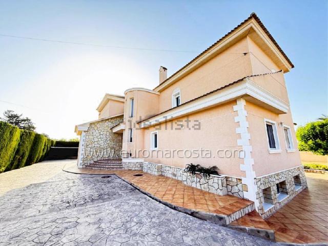 Chalet, Elche / Elx