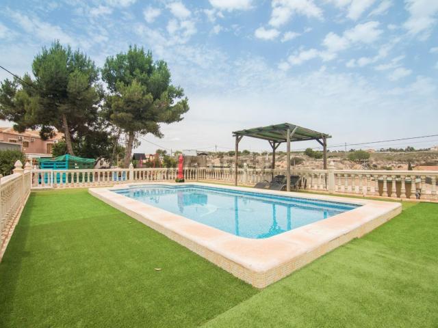 Chalet, Elche / Elx