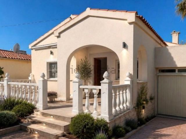 Chalet, Elche / Elx