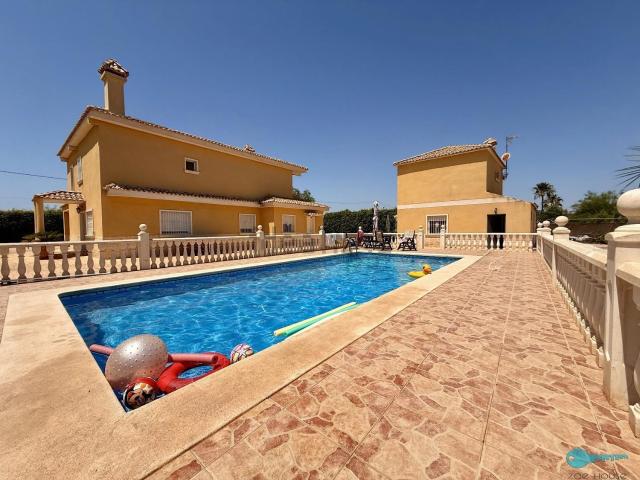Chalet, Elche / Elx