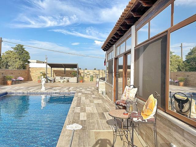 Chalet, Elche / Elx