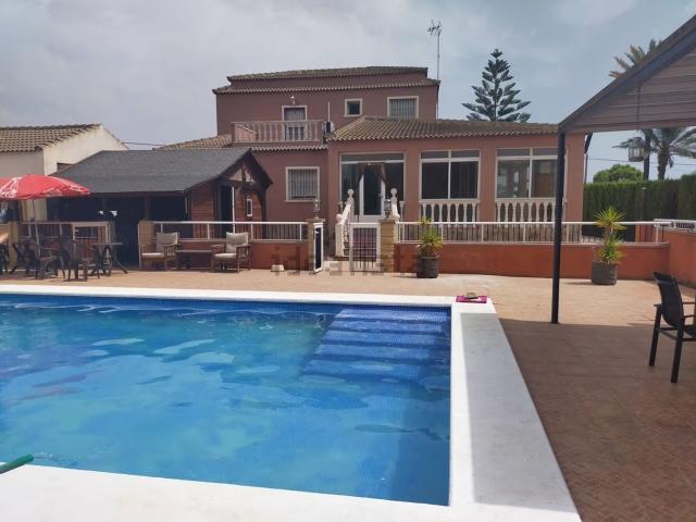 Chalet, Elche / Elx