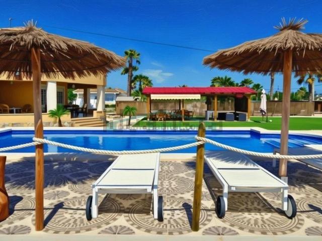 Chalet, Elche / Elx