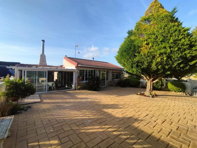 Chalet, Elda