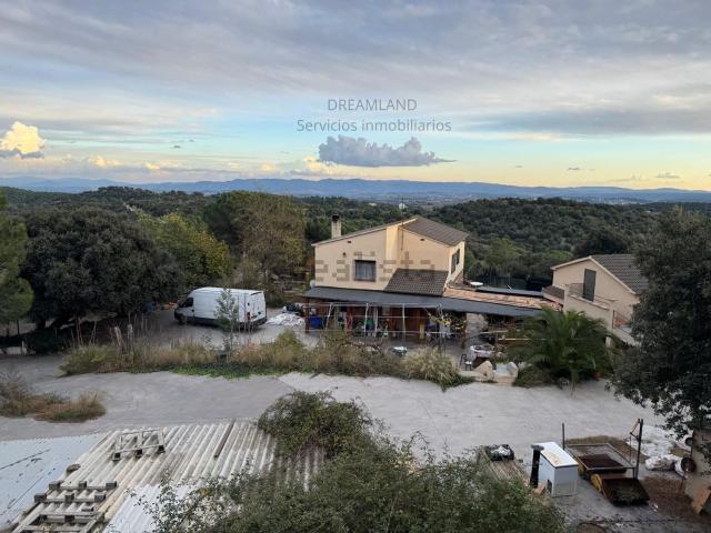 Chalet, Els Hostalets de Pierola