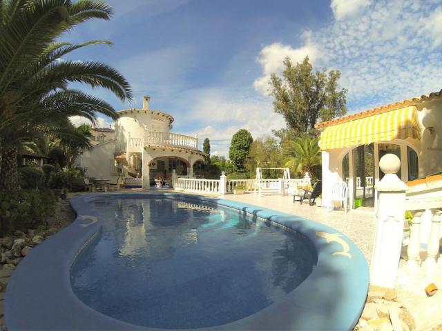 Chalet, Els Poblets