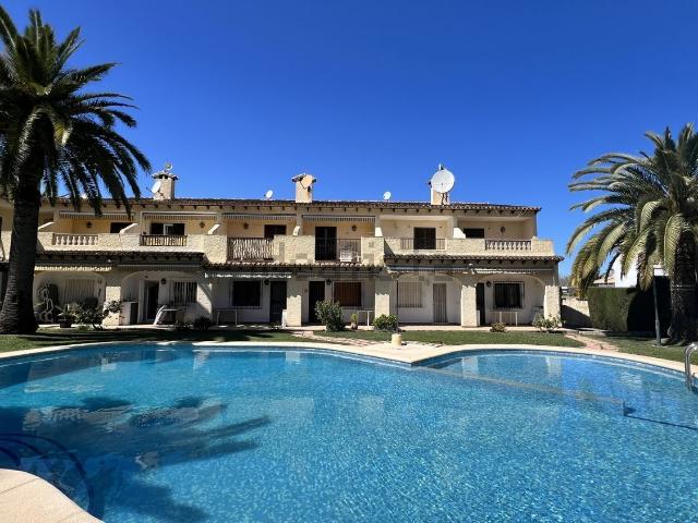 Chalet, Els Poblets