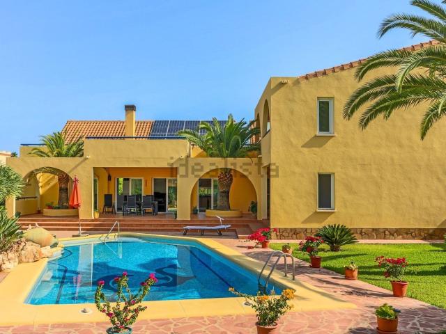 Chalet, Els Poblets