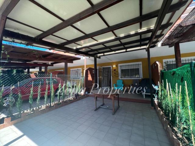 Chalet, Els Poblets