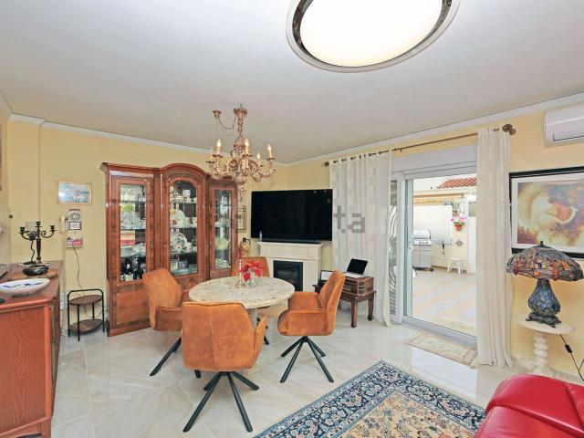 Chalet, Els Poblets