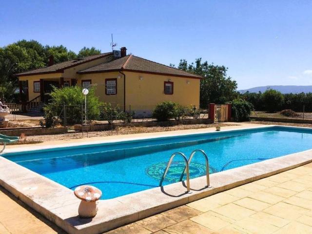 Chalet, Els Poblets