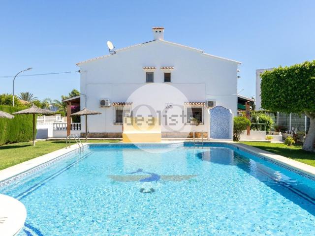 Chalet, Els Poblets