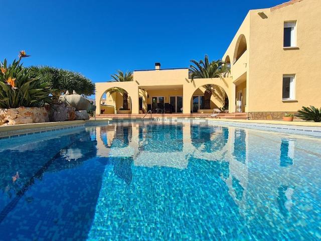 Chalet, Els Poblets