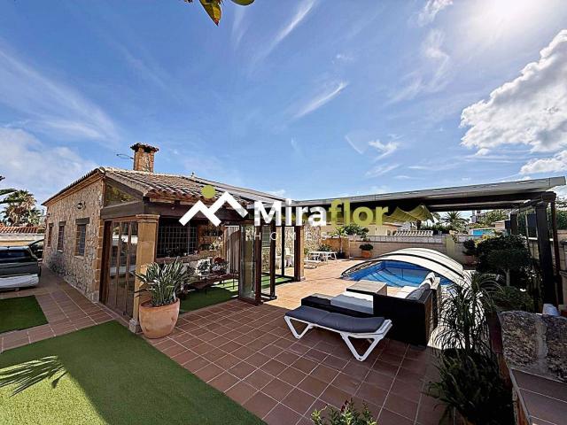 Chalet, Els Poblets