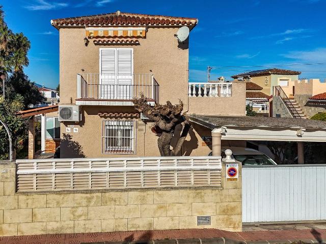 Chalet, Els Poblets