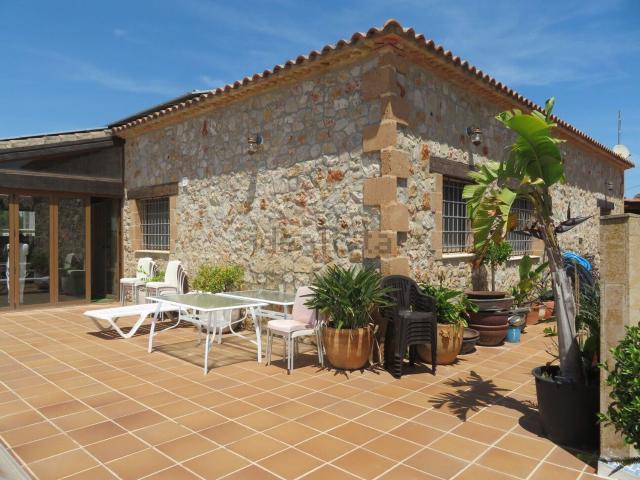Chalet, Els Poblets