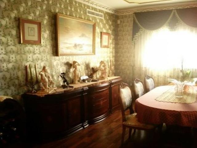 chalet estupendo,con todos los servicios a mano.estupendo para entrar a vivir,amueblado