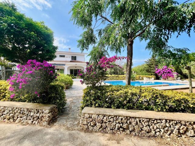 Chalet, Es Castell