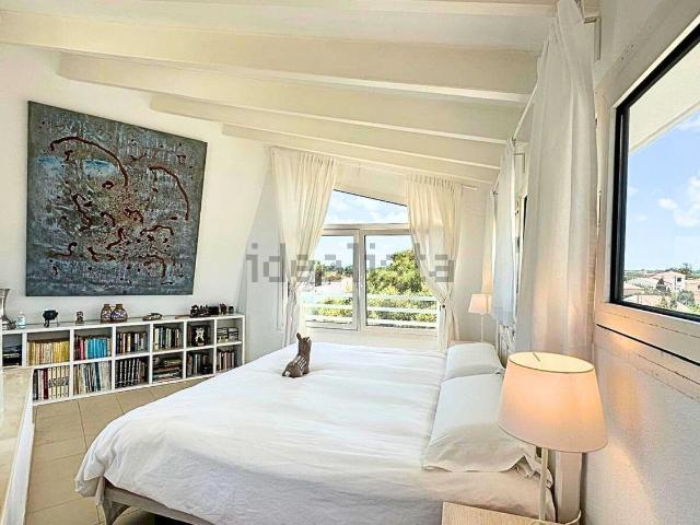 Chalet, Es Castell