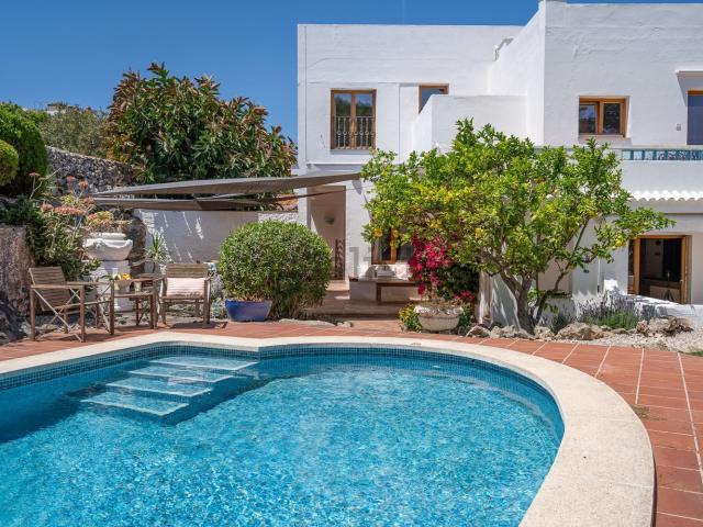 Chalet, Es Castell