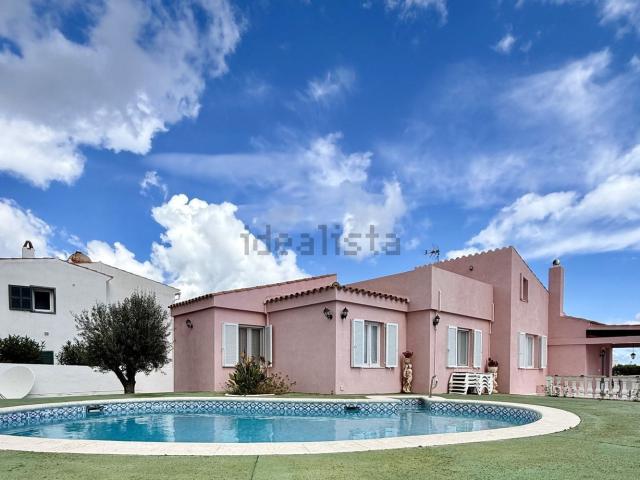Chalet, Es Castell