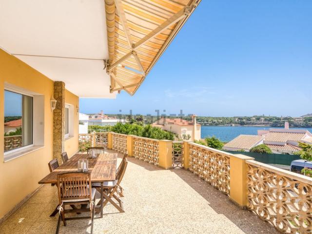 Chalet, Es Castell