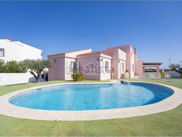 Chalet, Es Castell