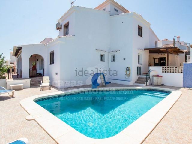 Chalet, Es Castell