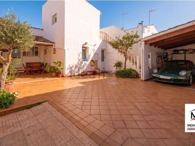 Chalet, Es Castell