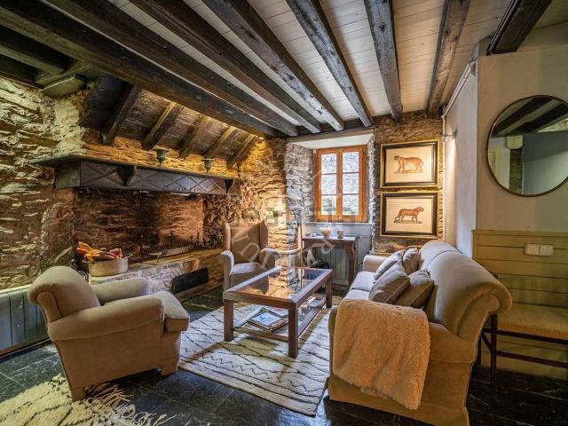 Chalet, Escunhau