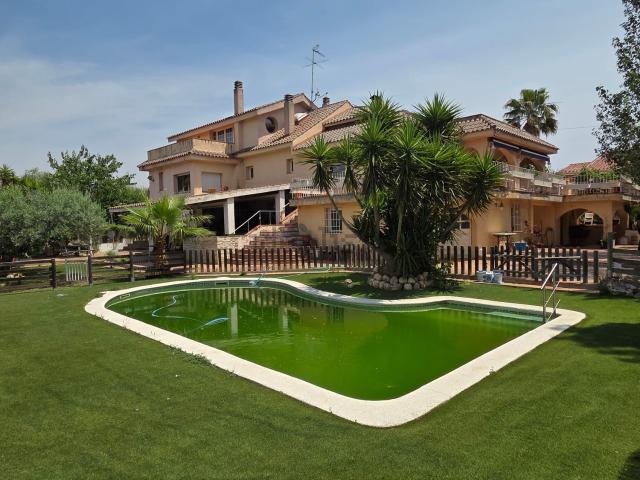 Chalet, Esparreguera