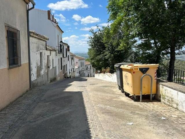 Chalet, Espejo