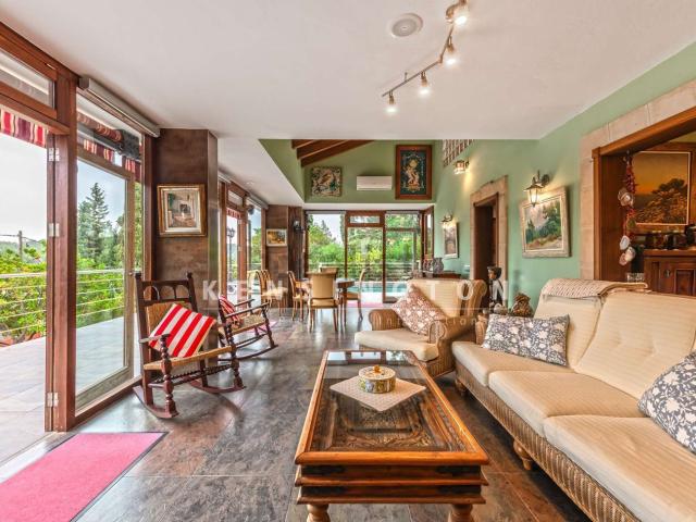Chalet, Esporles