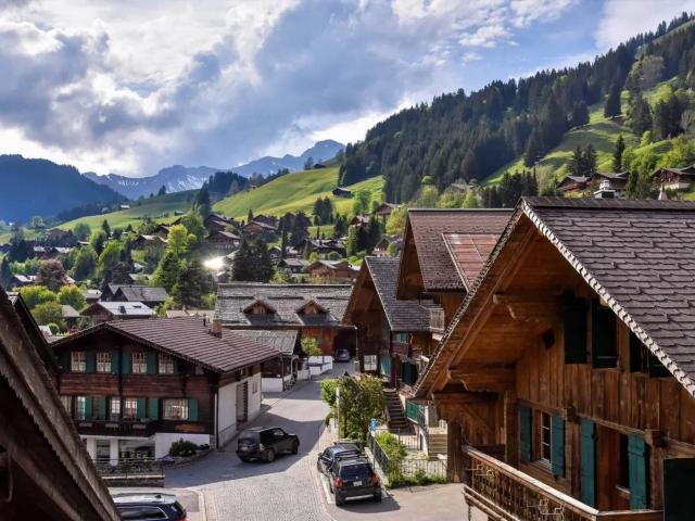 Chalet with 11 rooms on sale in Rougemont 550 m² | dreamo. Ch