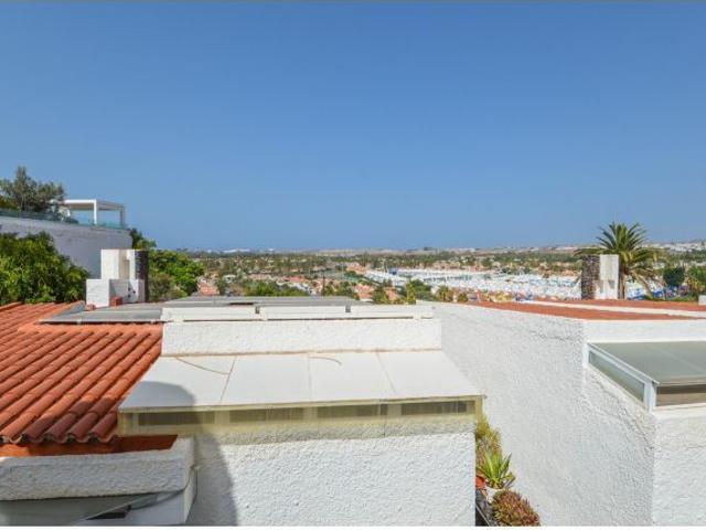 Chalet exclusivo en Maspalomas: 2 dormitorios y terraza con espectaculares vistas panorámicas
