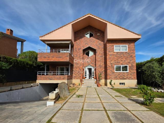 ? Chalet exclusivo en Lleida – Espacio, privacidad y ubicación