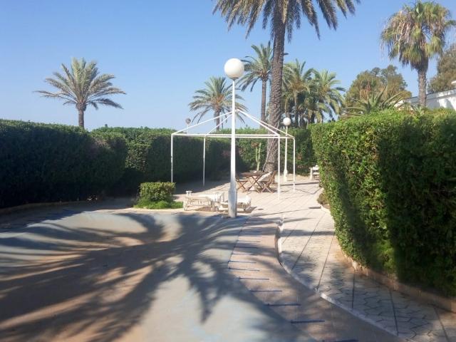 CHALET EXCLUSIVO EN PRIMERA LÍNEA DE MAR