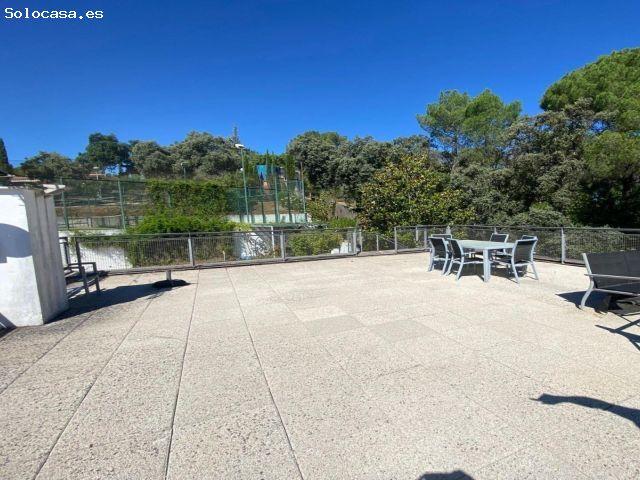 ¡CHALET EXCLUSIVO EN URBANIZACIÓN CAMPOALEGRE TRASSIERRA!