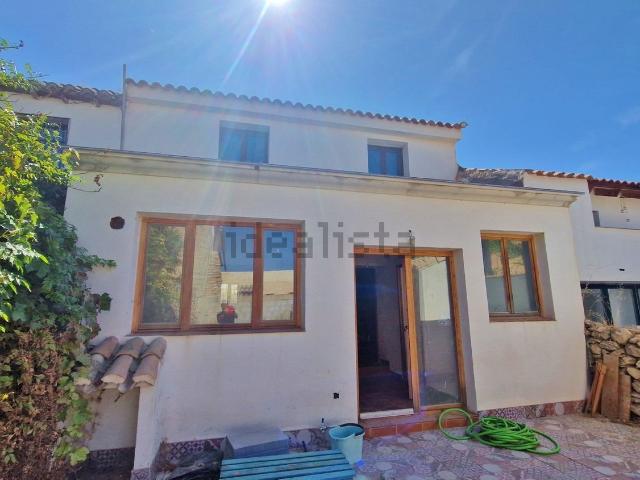 Chalet, Fornes