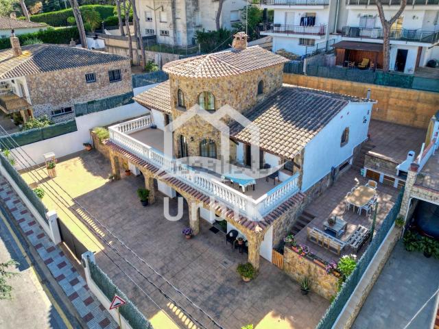 Chalet, Fenals, Castell Platja d&apos Aro