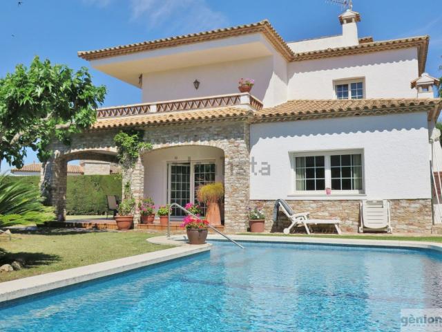 Chalet, Fenals, Castell Platja d&apos Aro