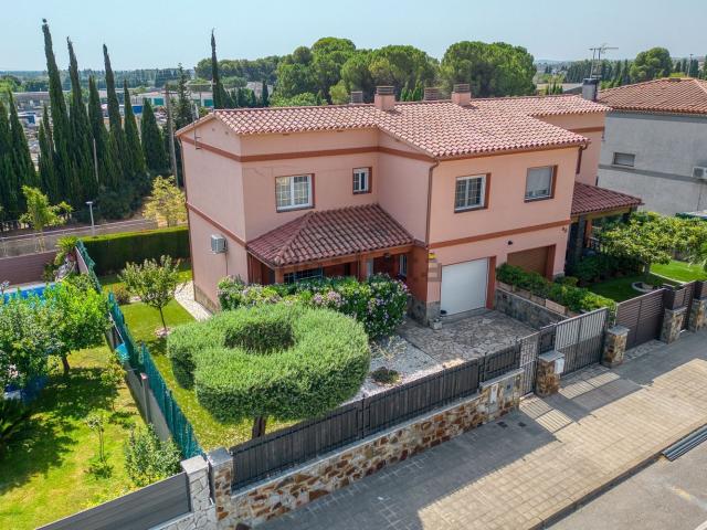 Chalet, Figueres