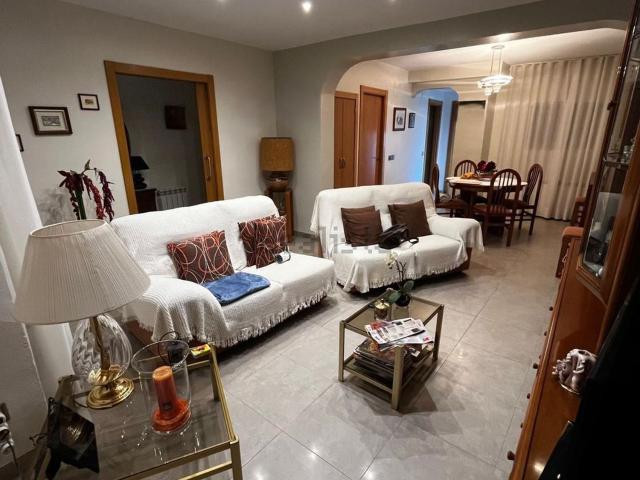 Chalet, Flix