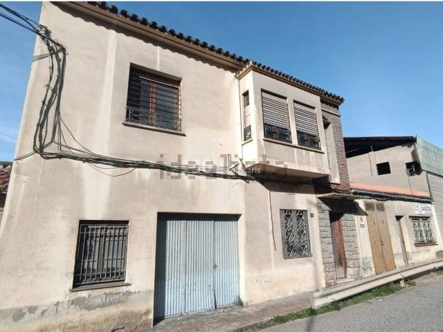 Chalet, Flix